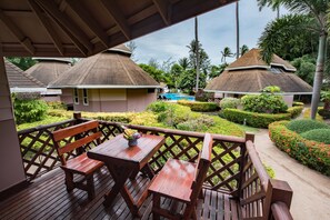 Deluxe cottage, privézwembad, uitzicht op zwembad | Kameruitzicht