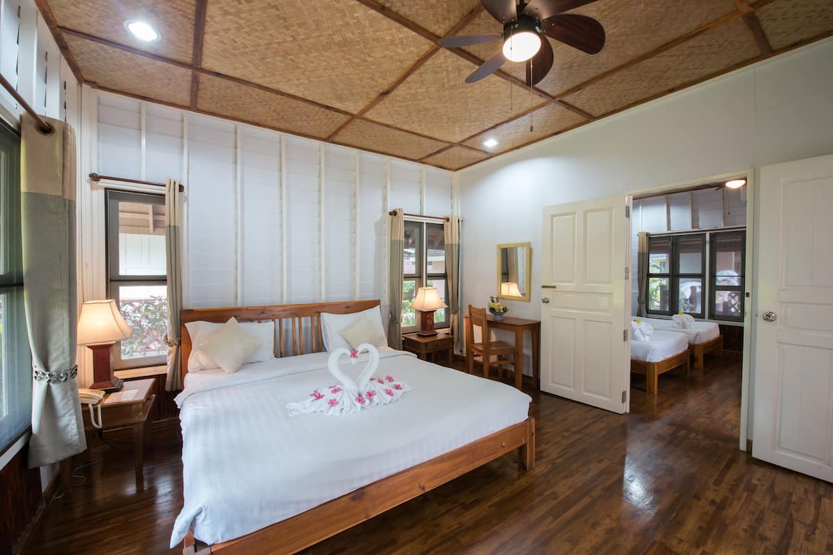 Suite, 2 habitaciones (Captain Suite) | Caja fuerte, escritorio, wifi gratis y decoración individual
