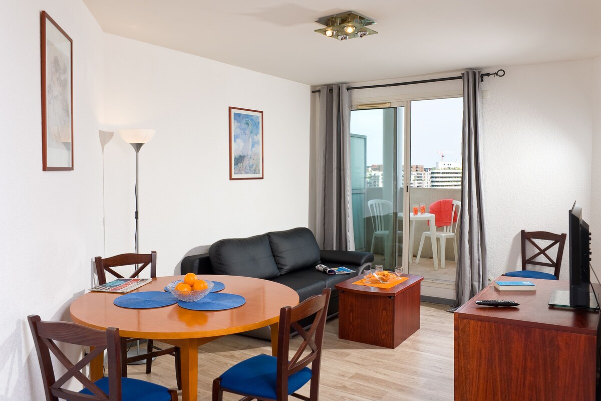 Desk, iron/ironing board (on request), WiFi (free)