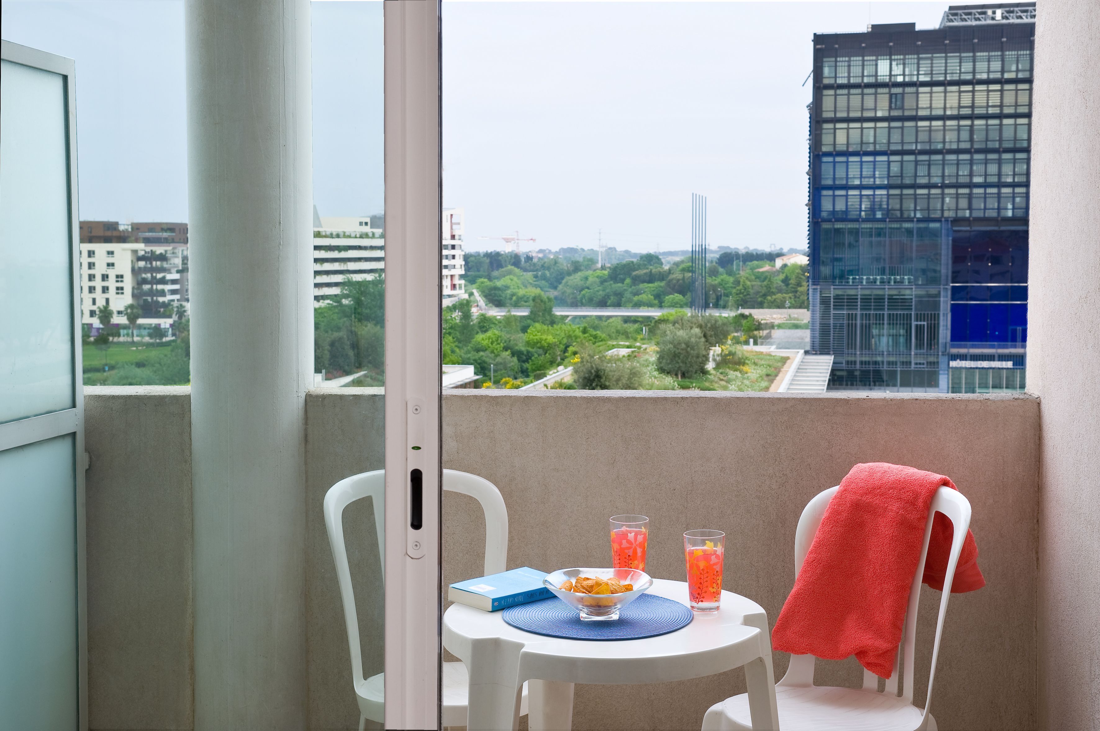 2 Rooms 4 with Balcony | Desk, iron/ironing board, free WiFi