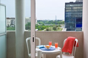 2 Zimmer, 4 Personen, Balkon | Schreibtisch, Bügeleisen/Bügelbrett, kostenloses WLAN