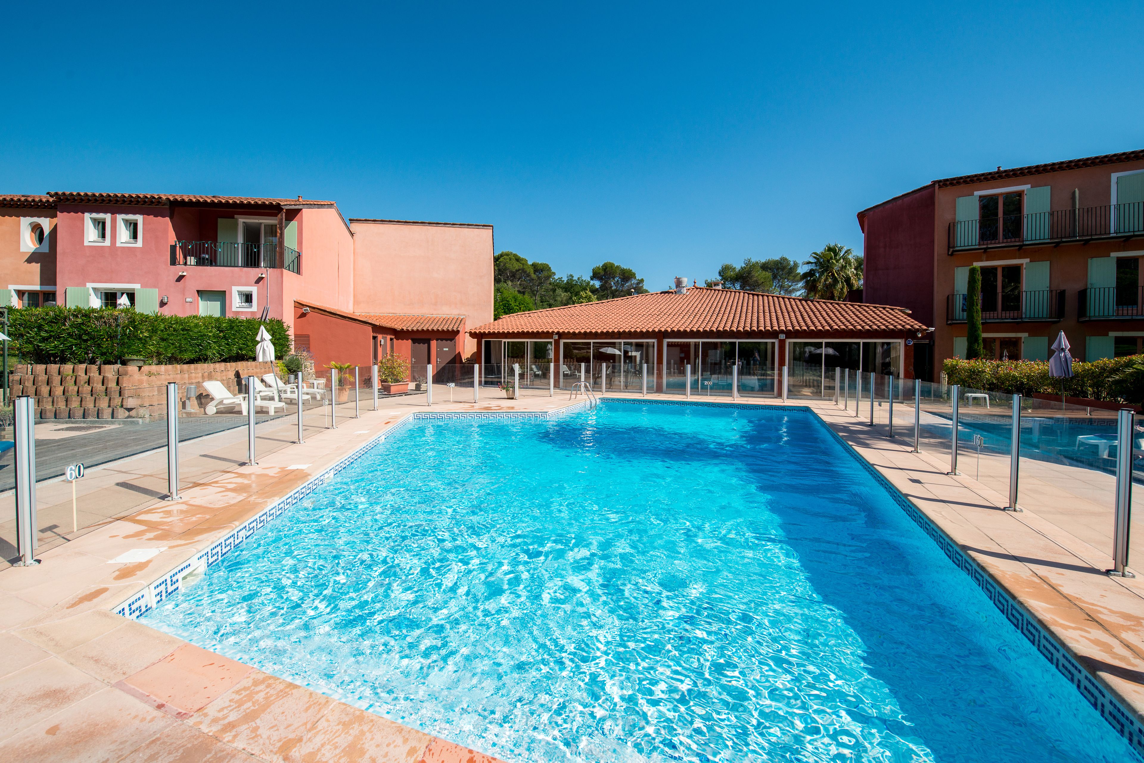 Alberca al aire libre por temporada 