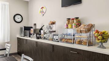 Free daily continental breakfast