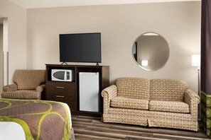 Standard Room, 1 Queen Bed | Desk, laptop workspace, blackout curtains, iron/ironing board