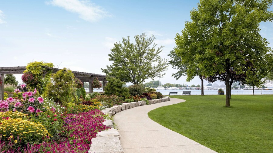 Super 8 by Wyndham Sarnia ON
