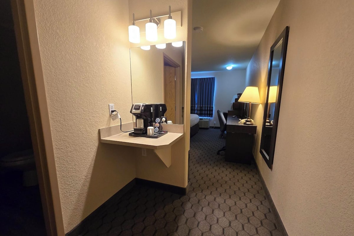 Desk, free WiFi, bed sheets, alarm clocks