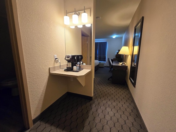 Room, Accessible | Meja, Wi-fi percuma, cadar katil, jam penggera