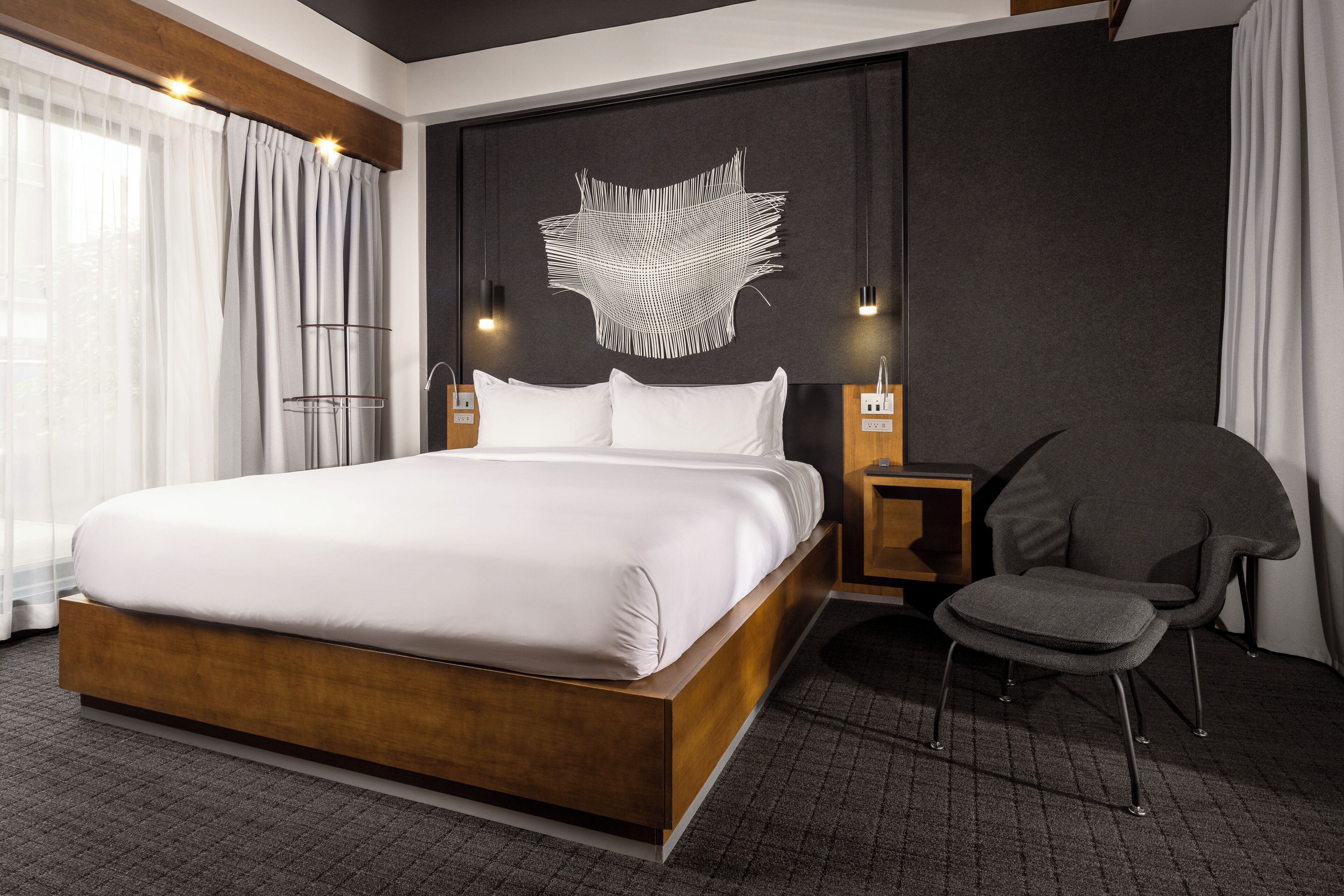 Executive Suite | Egyptian cotton sheets, premium bedding, down comforters, minibar