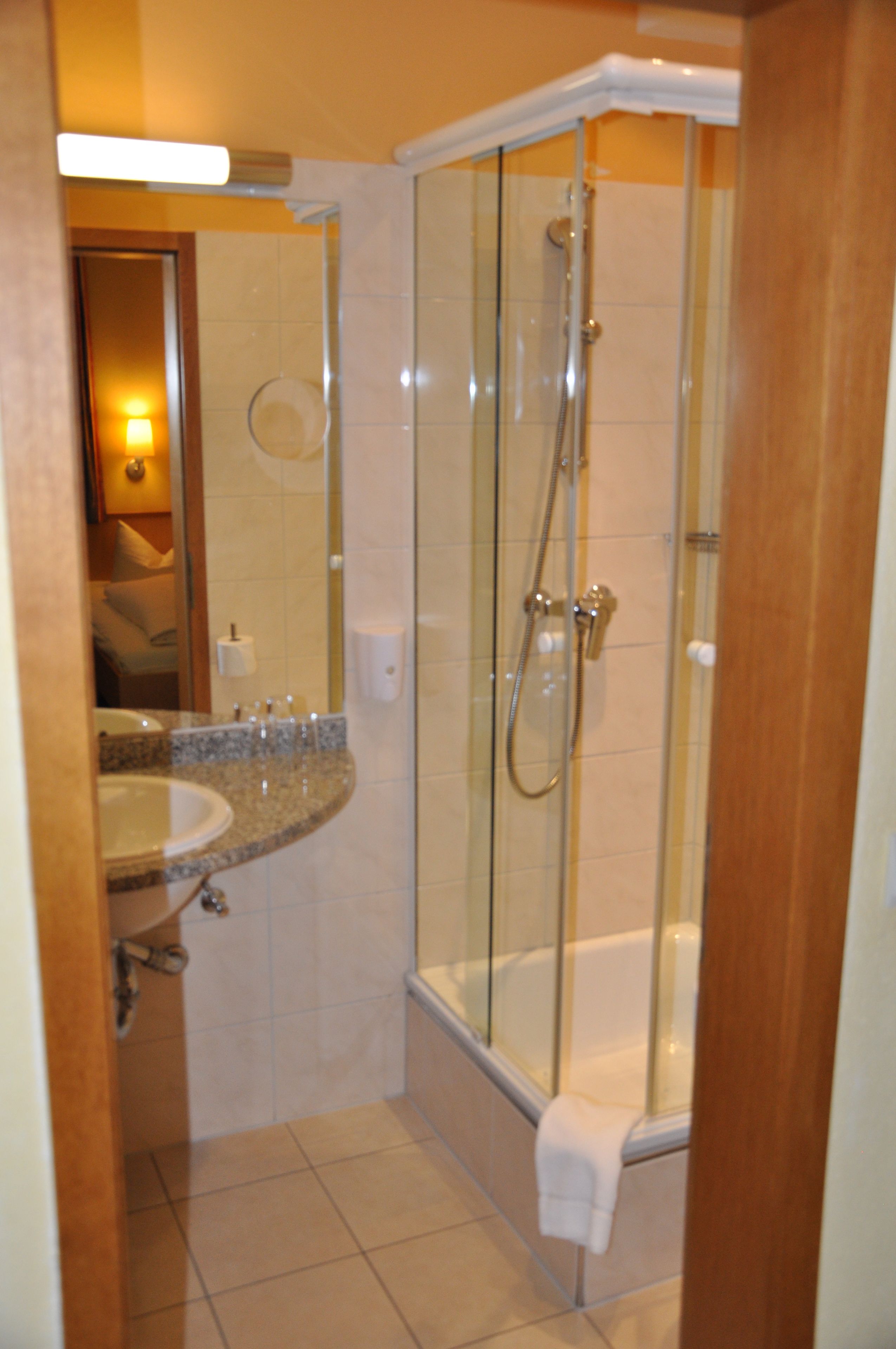 twin room, 2 single beds | bathroom | shower, free toiletries, hair dryer, towels