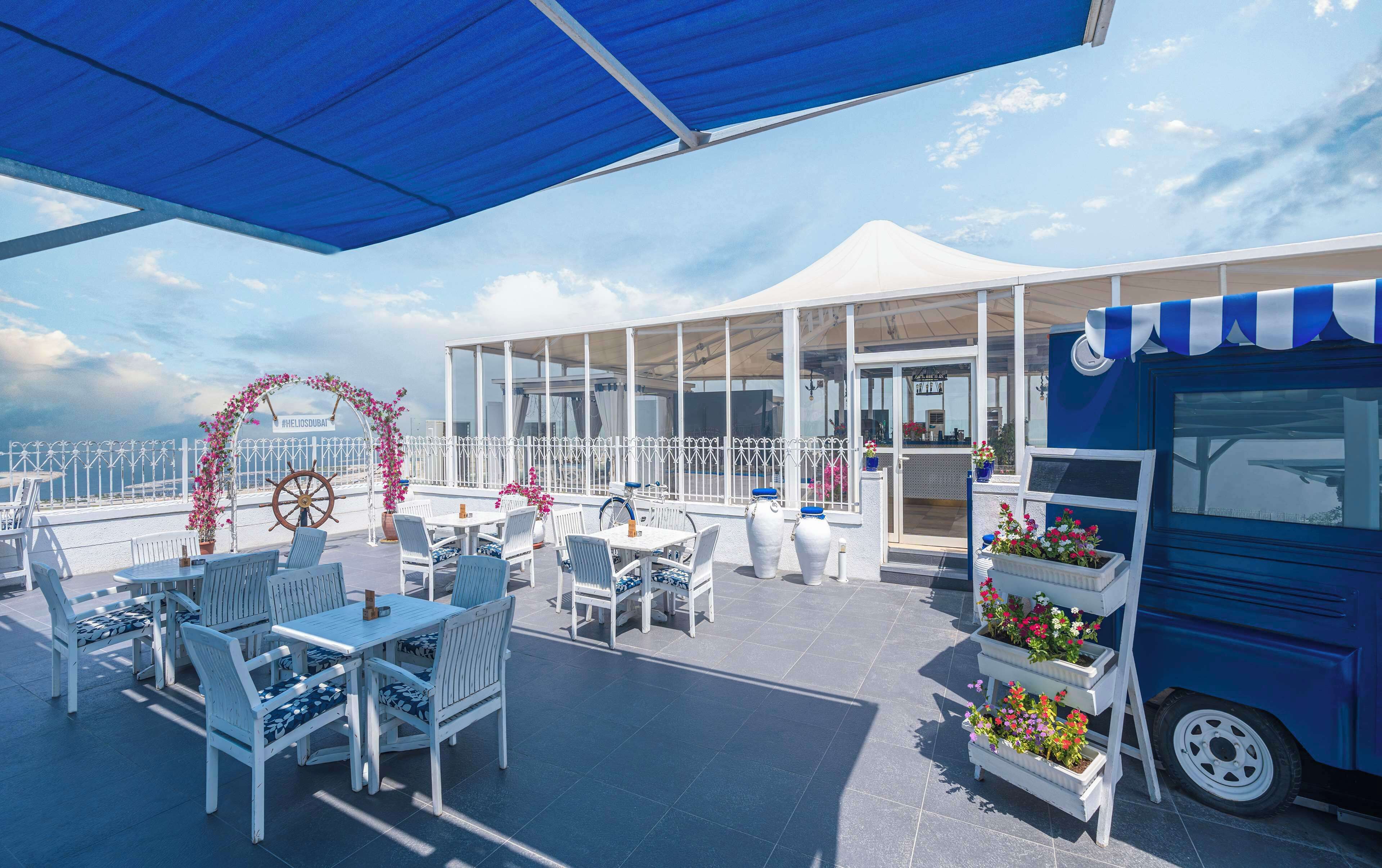 Lunch, dinner and brunch served