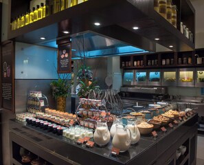 Petit déjeuner complet servi tous les jours en supplément