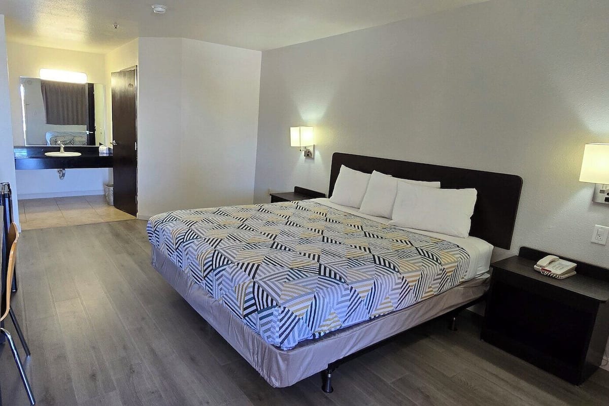 Free cribs/infant beds, free WiFi, bed sheets