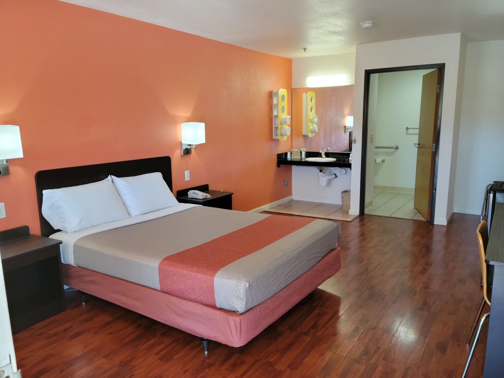 Free cribs/infant beds, free WiFi, bed sheets