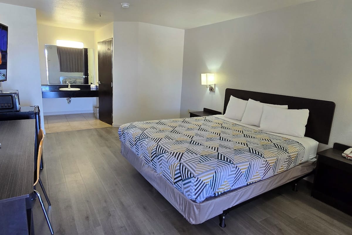 Free cots/infant beds, free WiFi, bed sheets