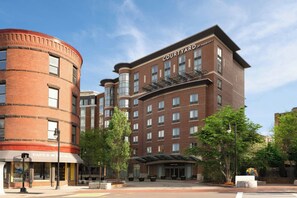 Exterior - Courtyard by Marriott Boston Brookline (Brookline)