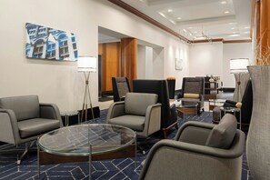 Lobby lounge - Courtyard by Marriott Boston Brookline (Brookline)