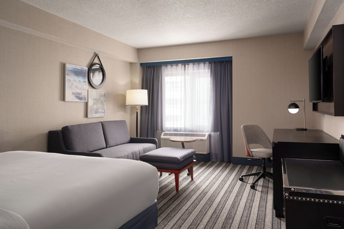 Premium bedding, pillow-top beds, in-room safe, desk