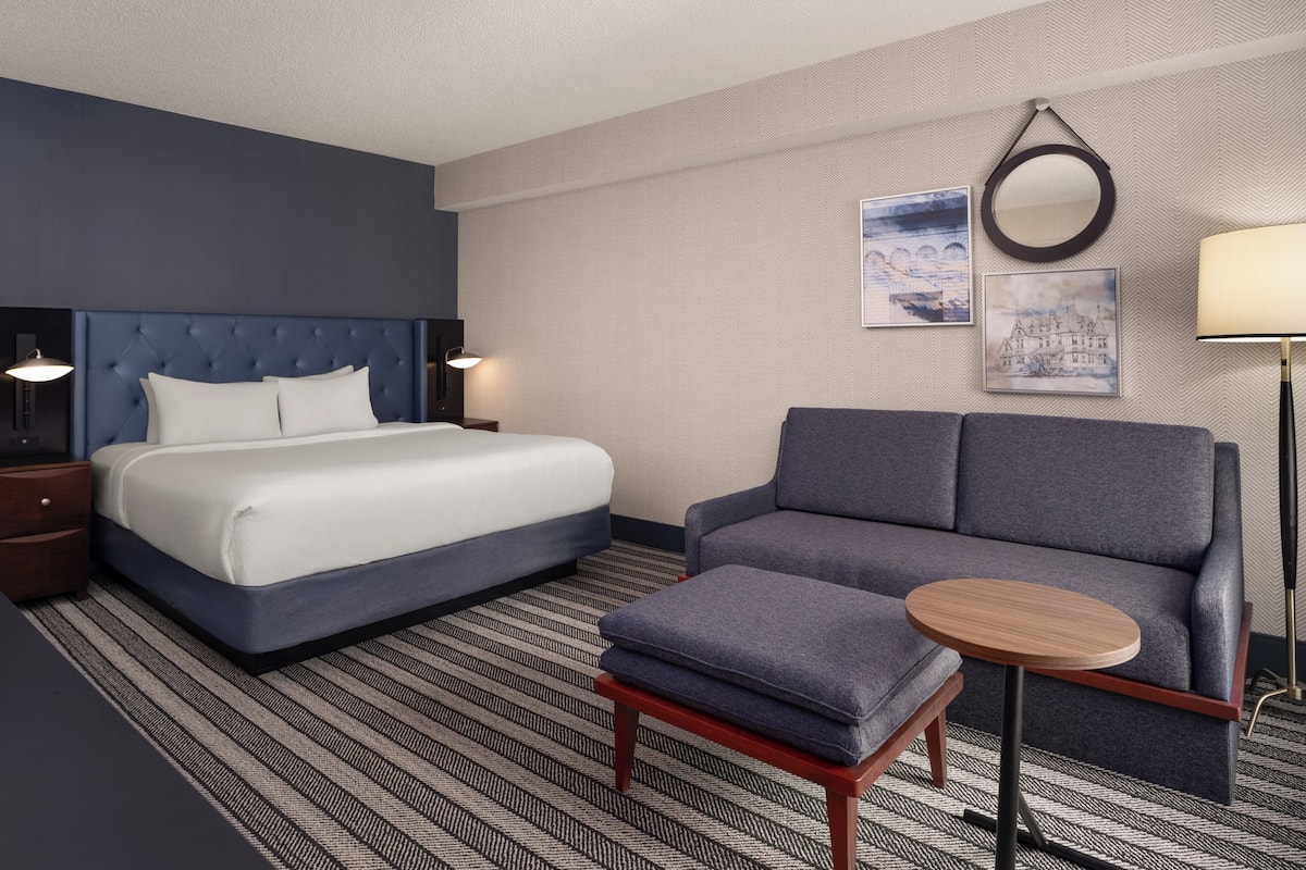 Premium bedding, pillow-top beds, in-room safe, desk