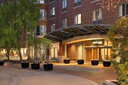Courtyard by Marriott Boston Brookline