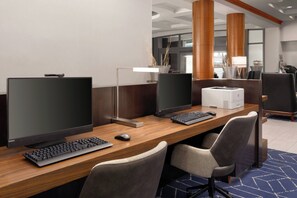 Business center - Courtyard by Marriott Boston Brookline (Brookline)