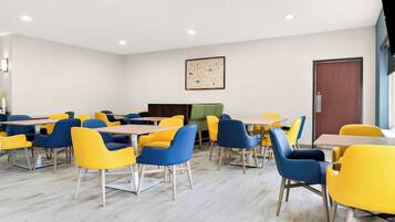 Free daily continental breakfast