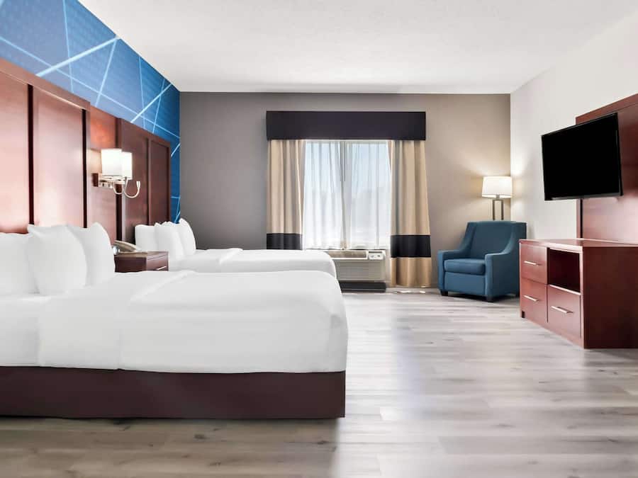 Suite - 2 queensize-senge - handicapvenligt - ikke-ryger | Premium-sengetøj, skrivebord, arbejdsområde til bærbare computere