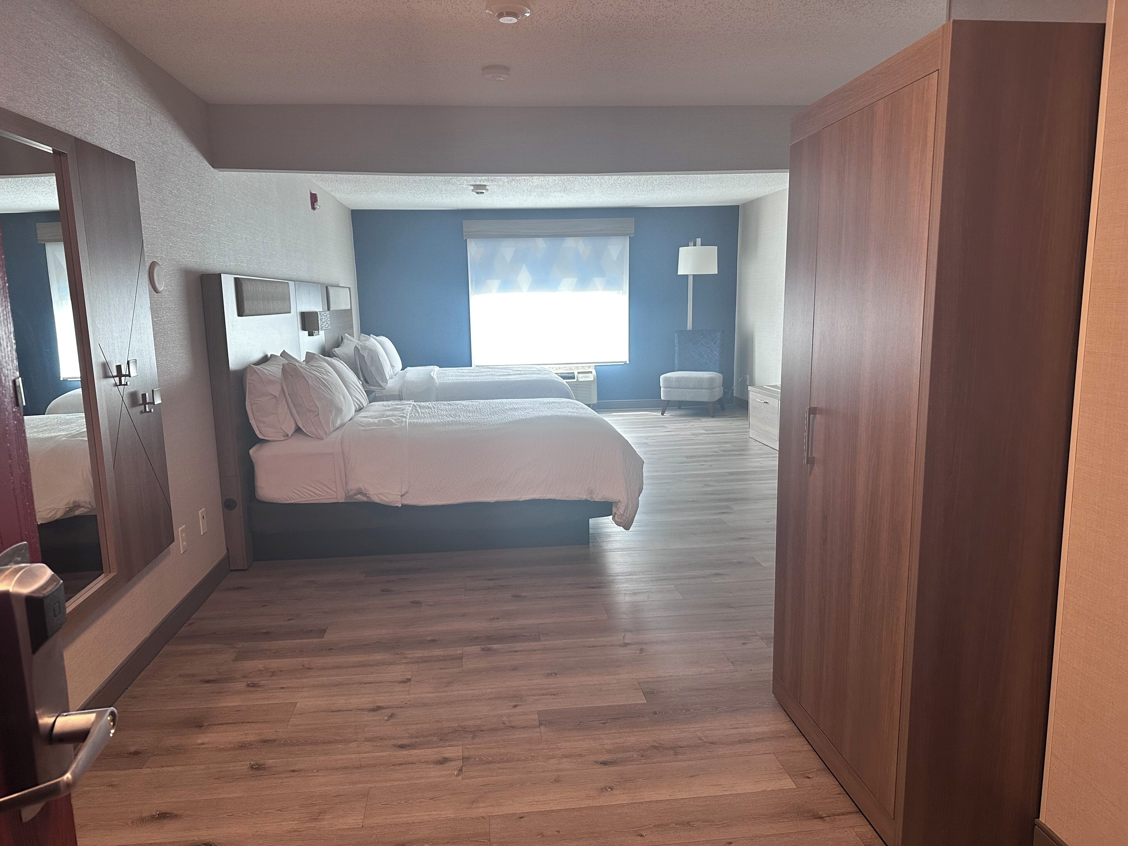 Ropa de cama de alta calidad y escritorio 