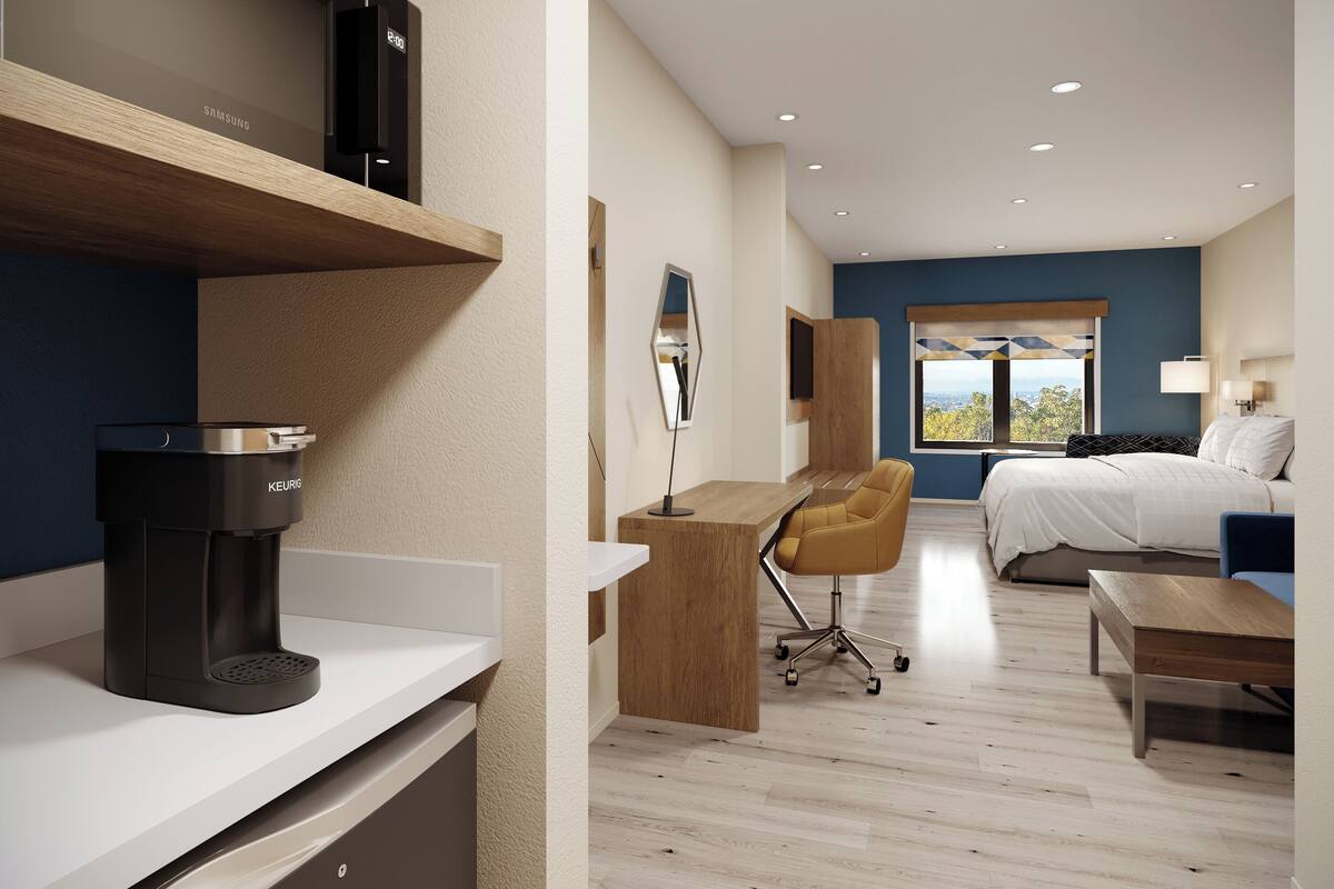 Standard Room, 1 King Bed | Premium bedding, desk, laptop workspace, blackout drapes