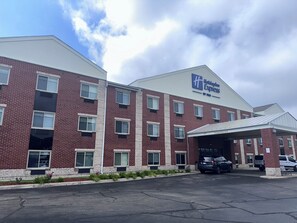 Exterior - Holiday Inn Express & Suites Southfield Detroit by IHG (Southfield)
