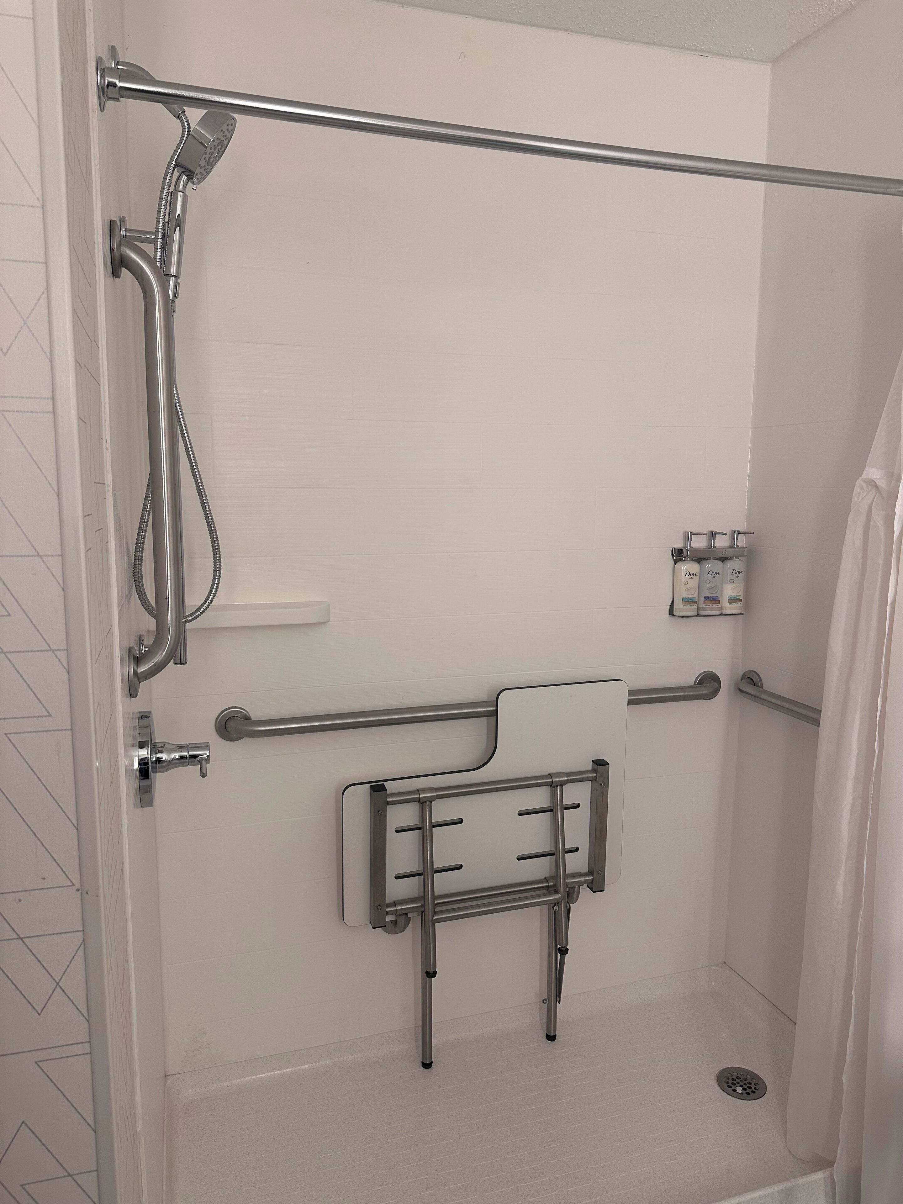 Combined shower/tub, deep soaking tub, free toiletries, hair dryer