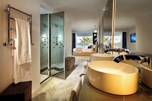 Shower, free toiletries, hair dryer, bathrobes - Ushuaïa Ibiza Beach Hotel - Adults Only - Club Entrance Included (Sant Josep de sa Talaia)