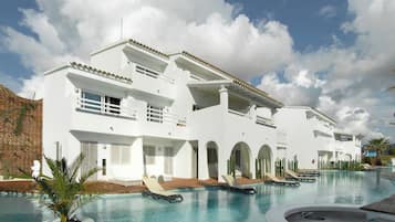 Superior Swim Up - Entrance to Ushuaia Club Included | 客房景觀
