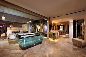 The Xpa Suite - Entrance to Ushuaia Club Included | 1 間臥室、高級寢具、迷你吧、客房內保險箱