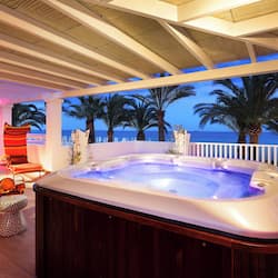 The Xpa Suite - Entrance to Ushuaia Club Included | 1 phòng ngủ, bộ đồ giường cao cấp, minibar, két bảo mật tại phòng
