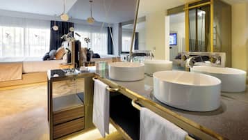 1 habitación, ropa de cama de alta calidad y minibar