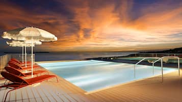 3 udendørs pools, parasoller, liggestole
