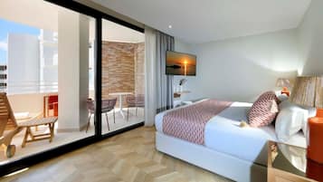 Junior Suite | 1 bedroom, Egyptian cotton sheets, premium bedding, memory-foam beds