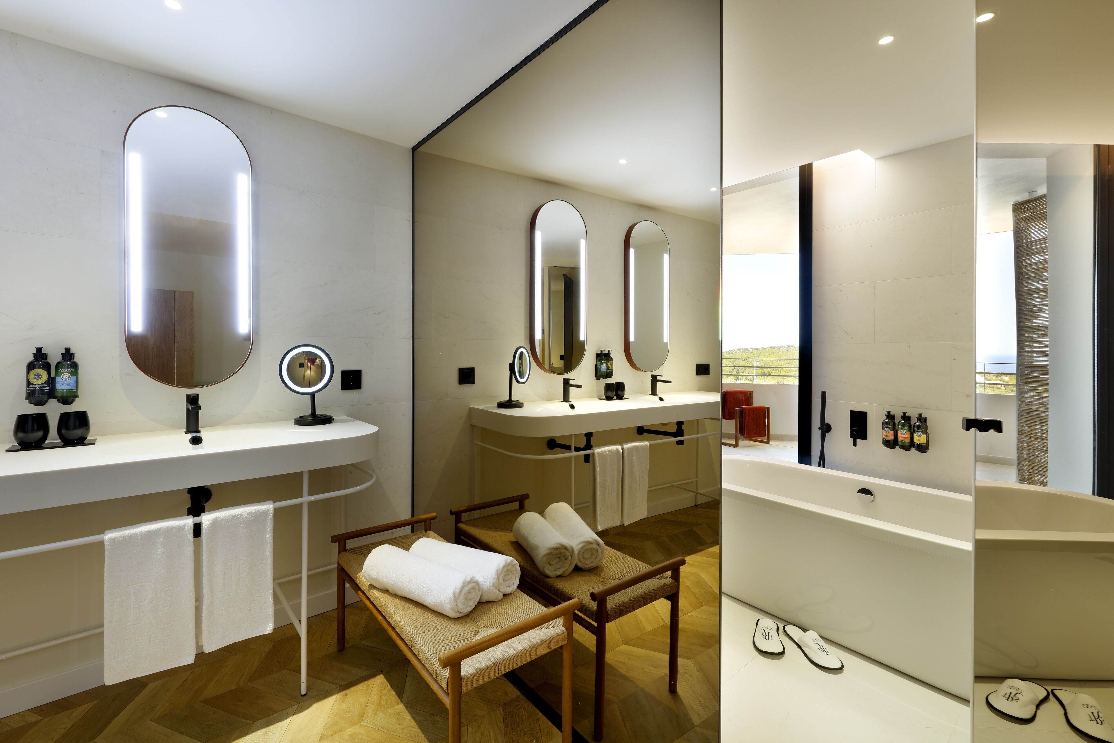 Suite | Bathroom