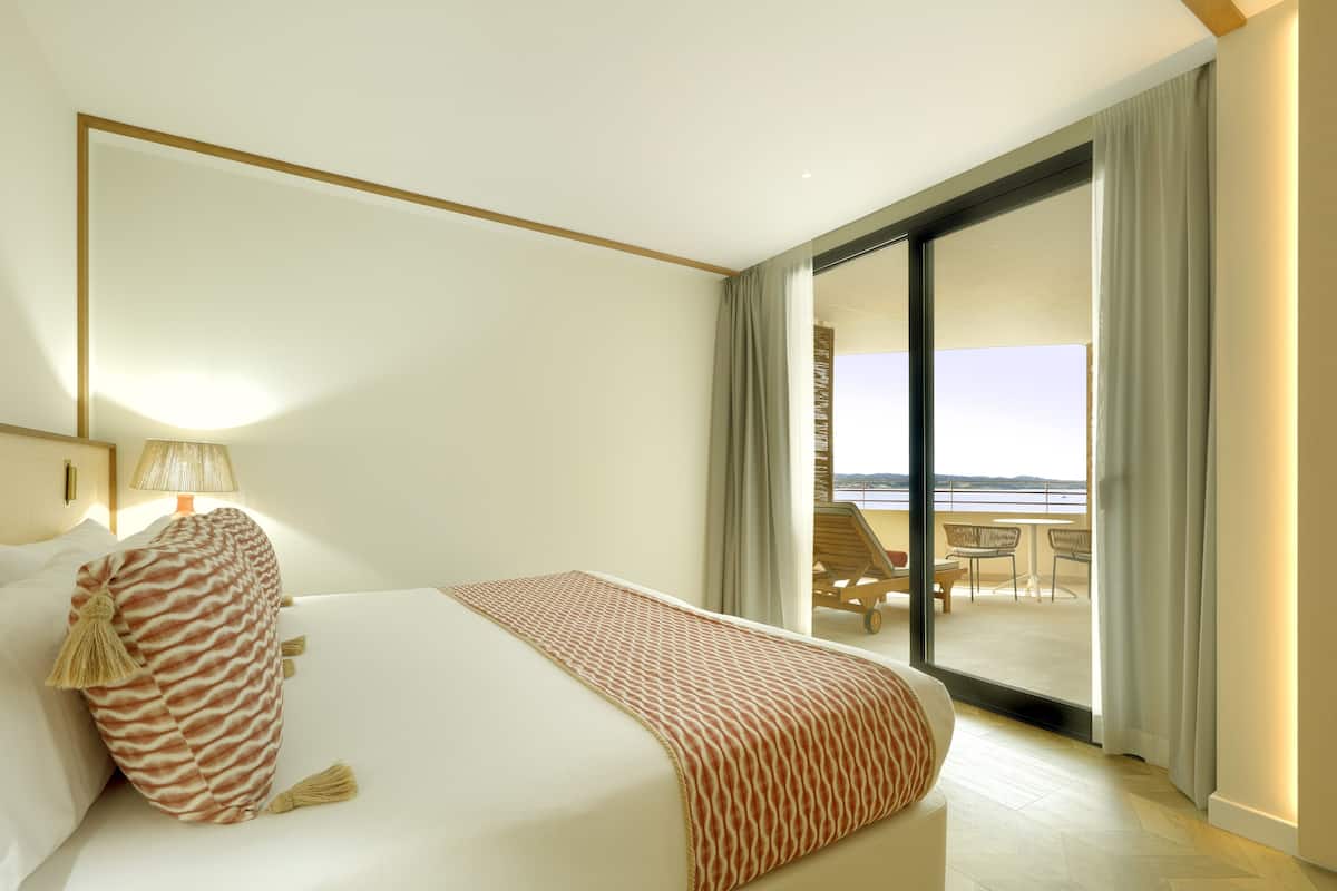 Suite, vue mer | 1 chambre, draps en coton égyptien, literie de qualité supérieure