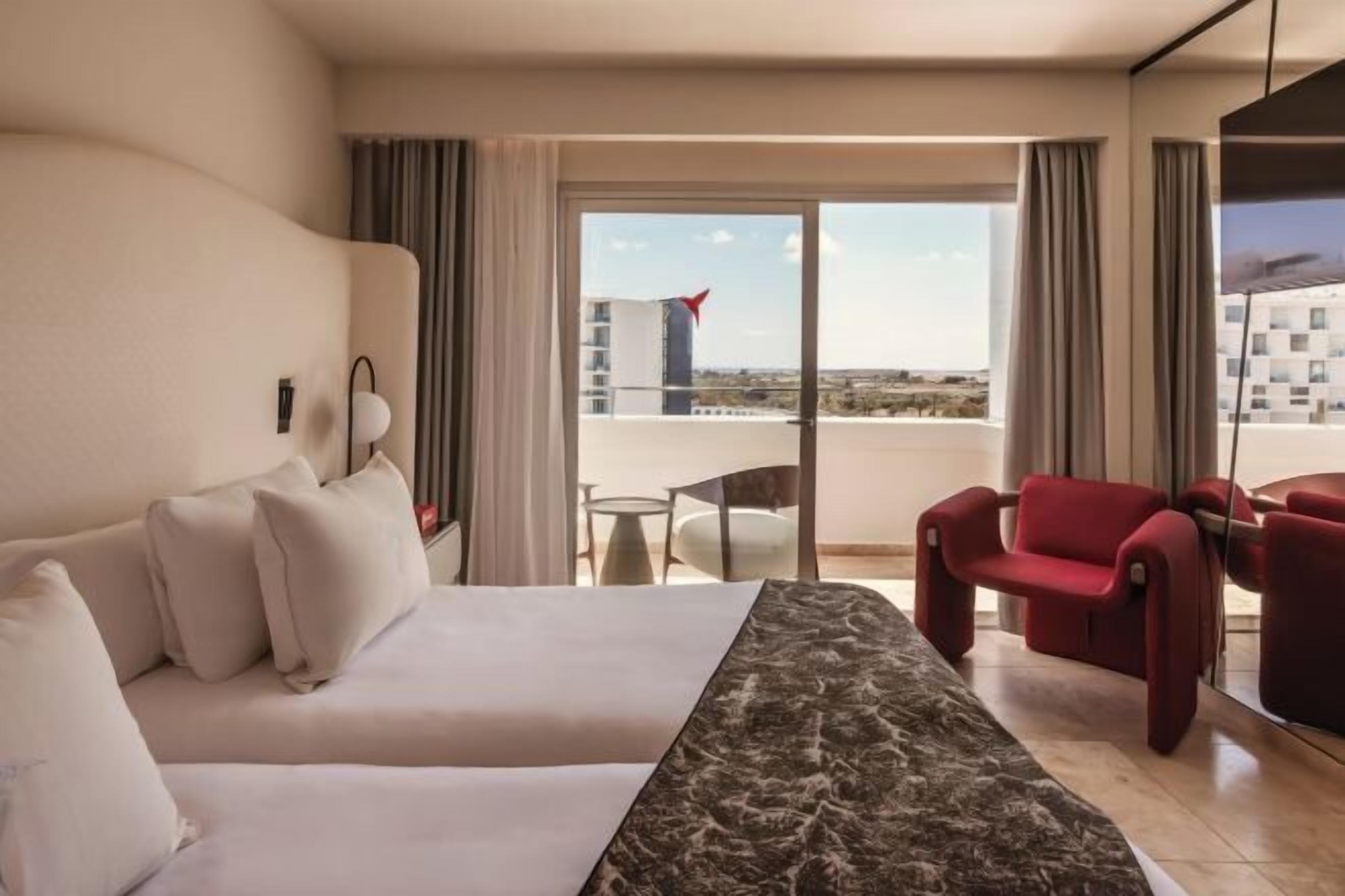 Premium bedding, minibar, in-room safe, desk
