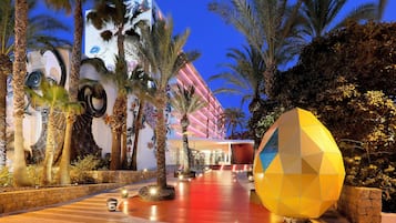 Façade de lâhĂ©bergement - soirĂ©e/nuit