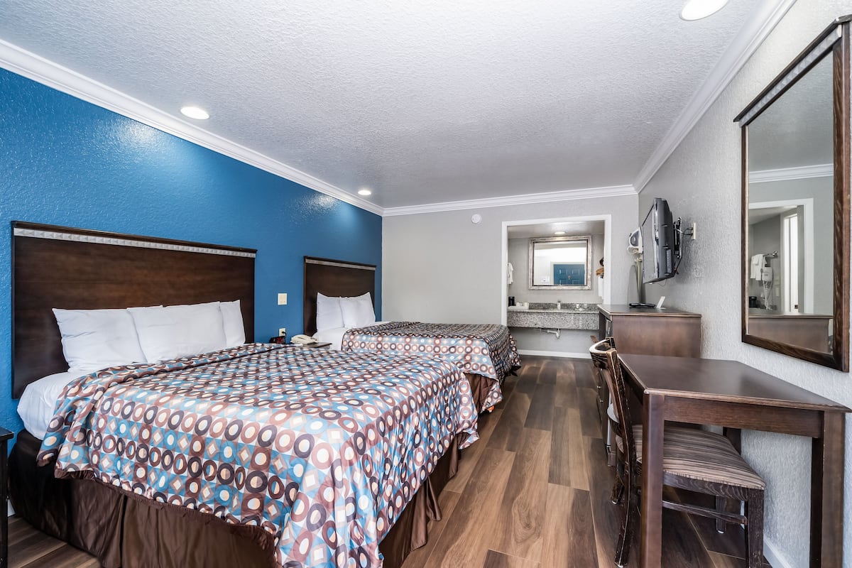 Iron/ironing board, free WiFi, wheelchair access