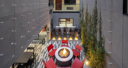 Infinity Hotel San Francisco, Tapestry Collection by Hilton