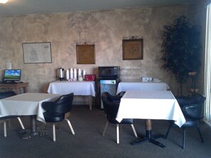 Breakfast area