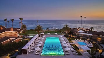 3 albercas al aire libre y camas balinesas (con cargo)