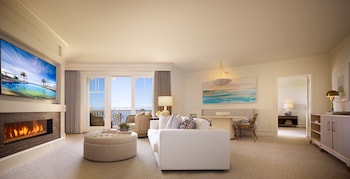 Suite (Aliso) | Living area | 55-inch LCD TV with digital channels, TV, video-game console at Montage Laguna Beach
