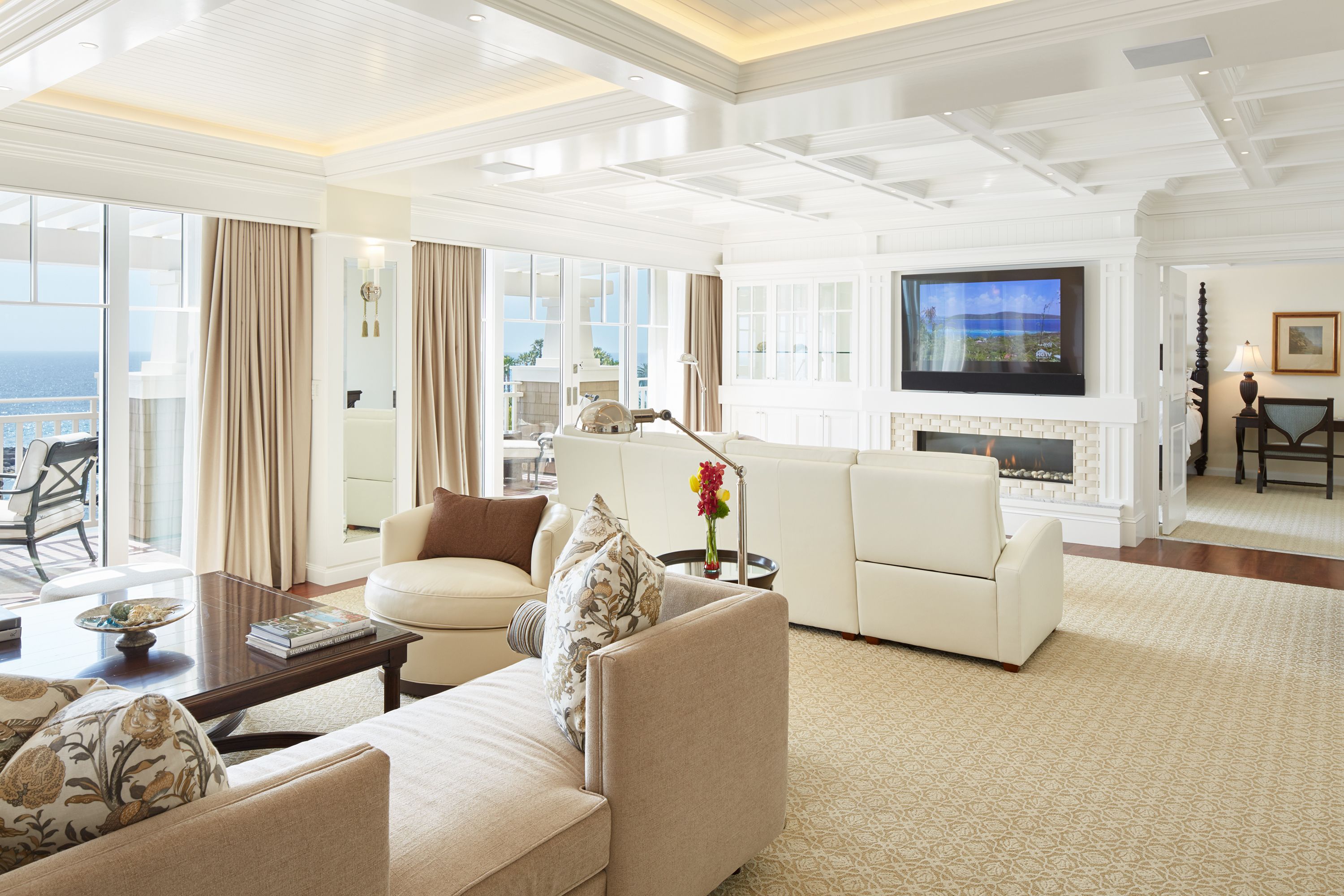 suite (catalina) | living room | 55-inch lcd tv with digital channels, tv, video game console