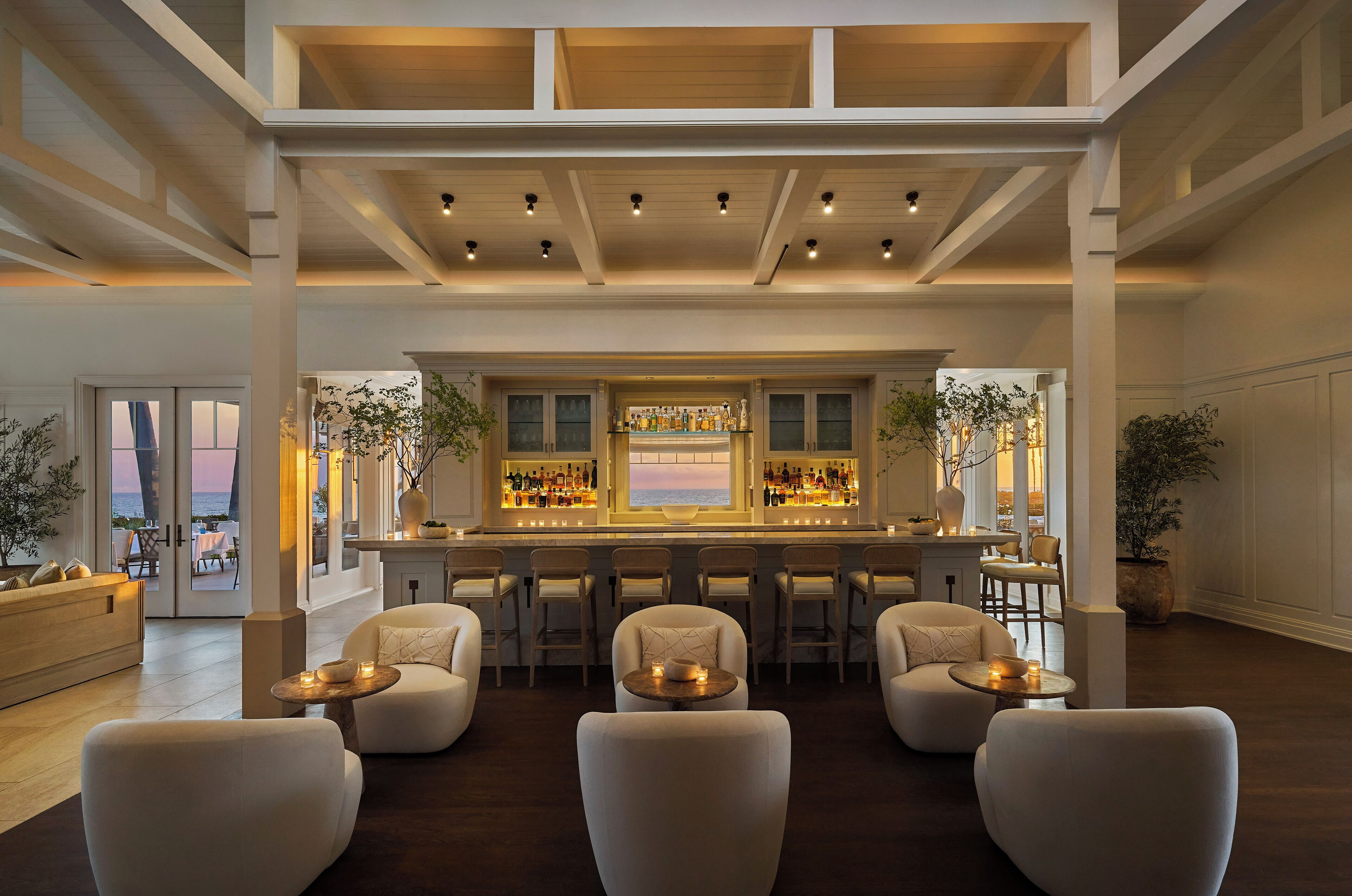 3 restaurants; breakfast, lunch, dinner, and brunch served