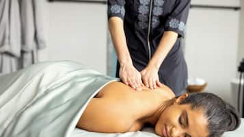 Sauna, Whirlpool, Dampfbad, Körperbehandlungen, Hydrotherapie