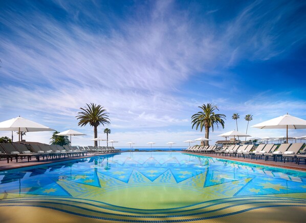 2 piscines extérieures, tentes de plage, parasols de plage